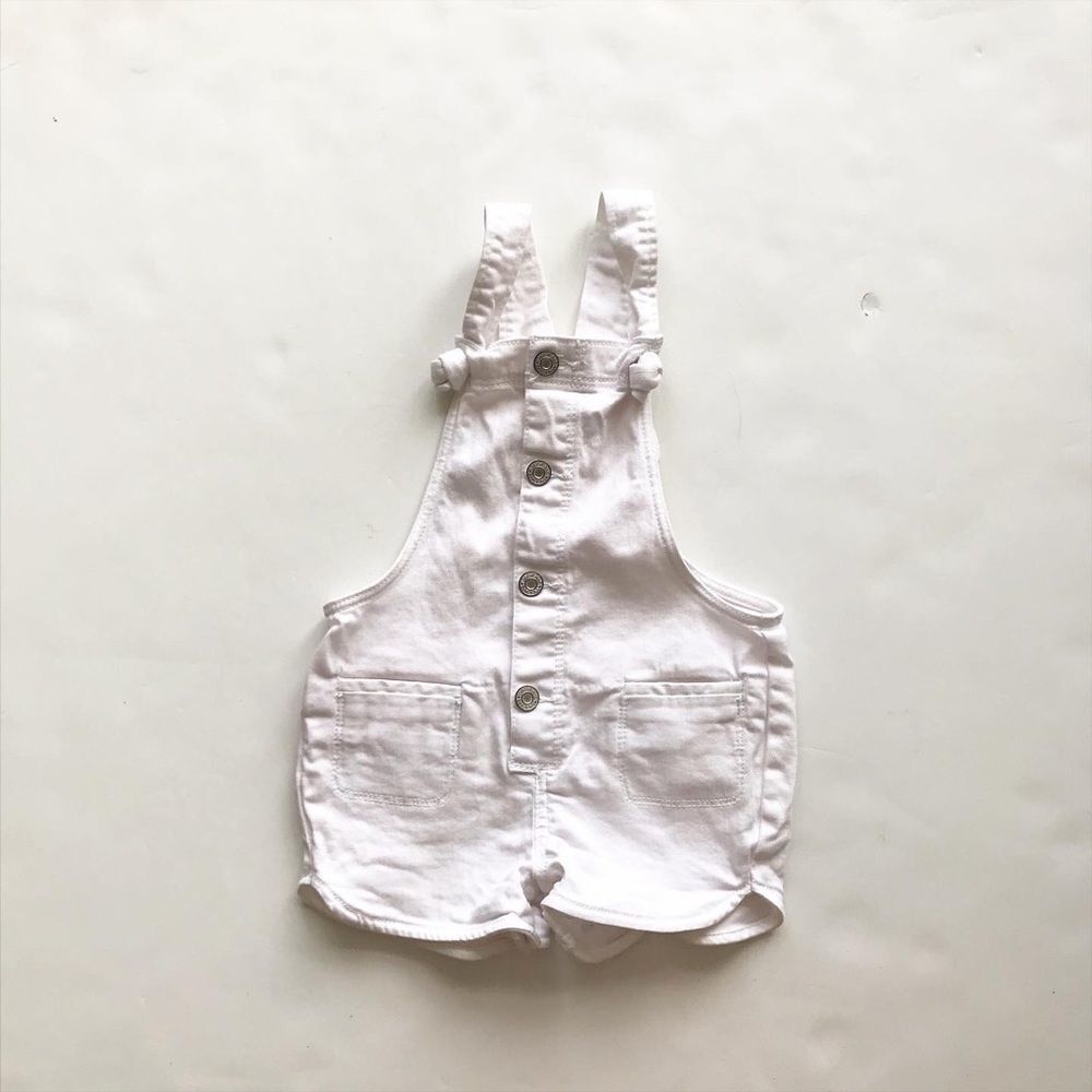 Babygap White knot straps denim shortalls  EUC 2T